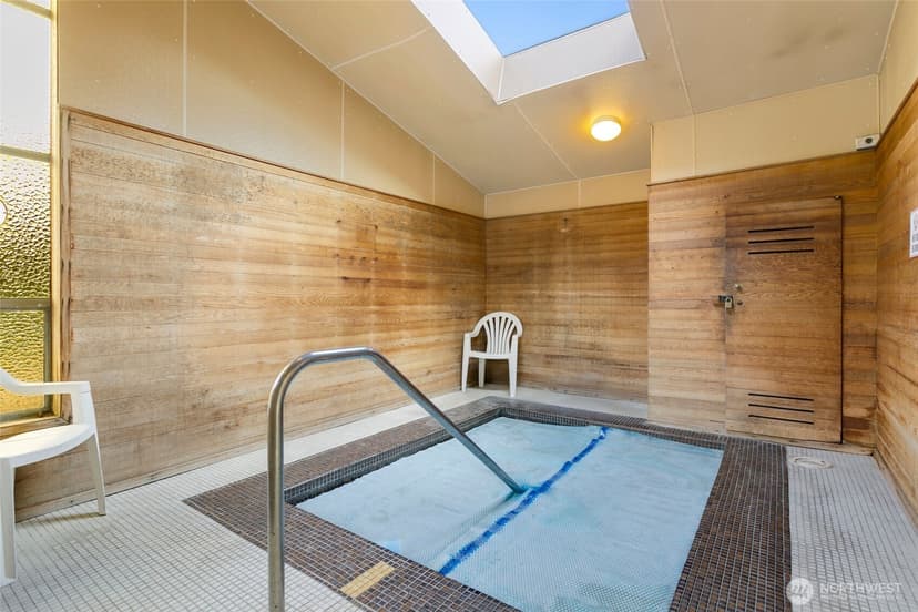 Property photo for 13271 15th Avenue NE #B13, Seattle photo 22