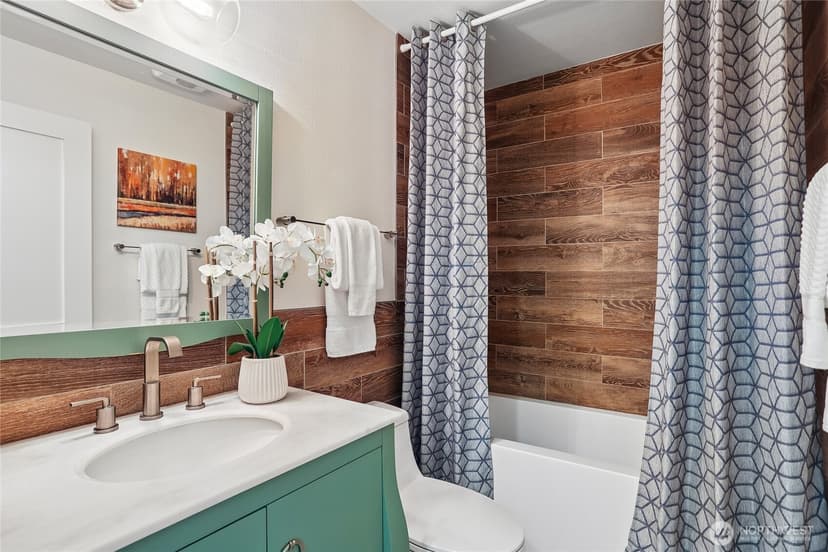 Property photo for 13271 15th Avenue NE #B13, Seattle photo 17