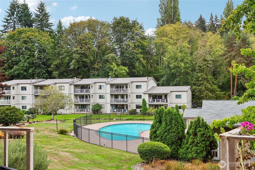 Property photo for 13271 15th Avenue NE #B13, Seattle photo 20