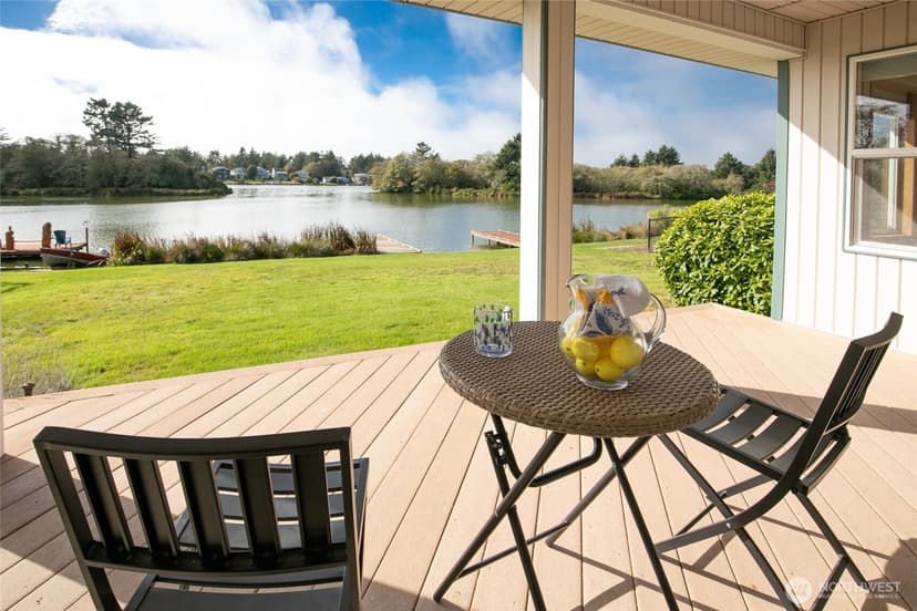 Property photo for 597 Blue Wing Loop SE, Ocean Shores photo 23