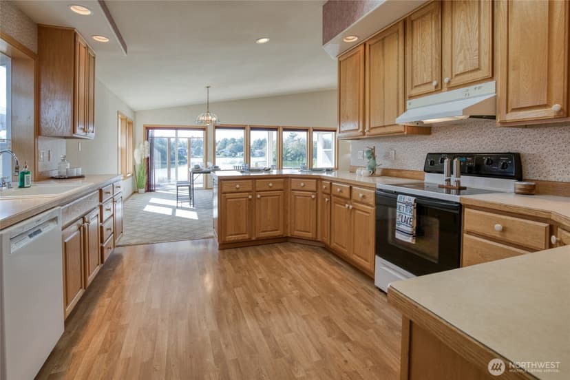 Property photo for 597 Blue Wing Loop SE, Ocean Shores photo 33