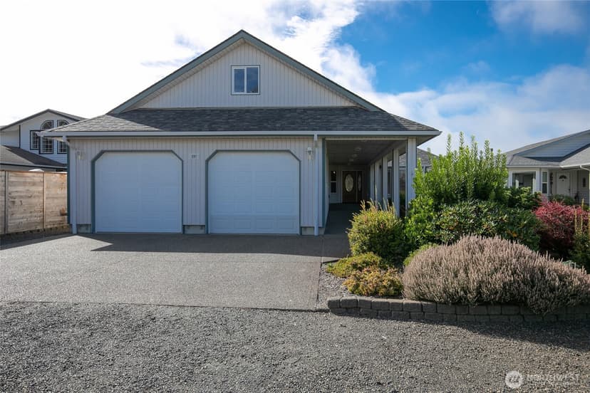 Property photo for 597 Blue Wing Loop SE, Ocean Shores photo 8