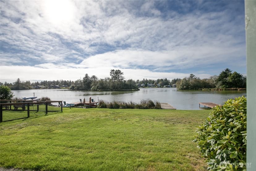 Property photo for 597 Blue Wing Loop SE, Ocean Shores photo 24