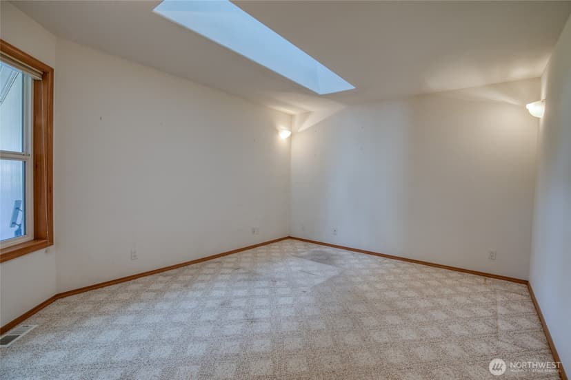 Property photo for 597 Blue Wing Loop SE, Ocean Shores photo 11