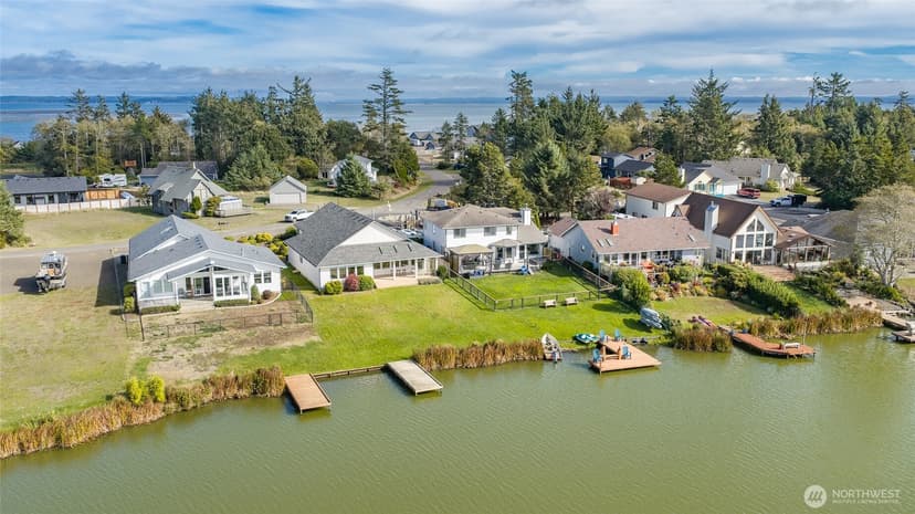 Property photo for 597 Blue Wing Loop SE, Ocean Shores photo 4