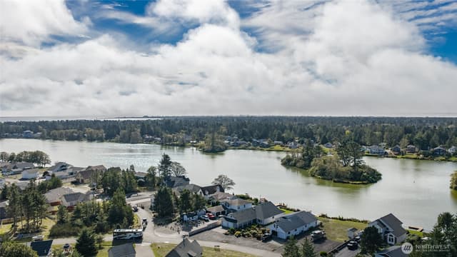 Property photo for 597 Blue Wing Loop SE, Ocean Shores photo 5