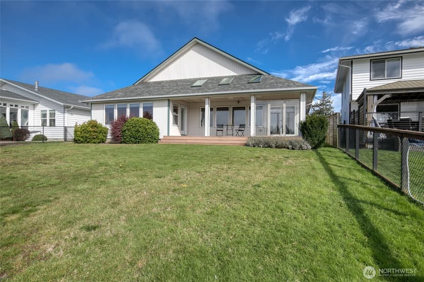 Property photo for 597 Blue Wing Loop SE, Ocean Shores photo 2
