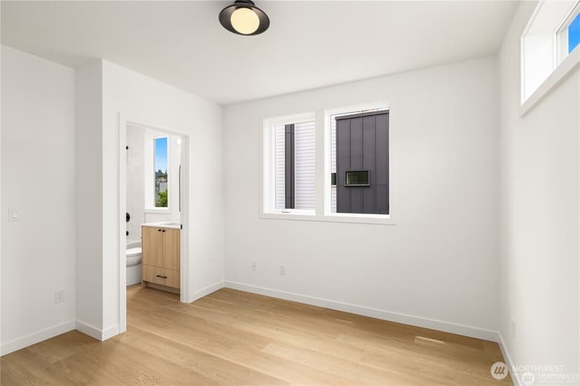 Property photo for 3638 Greenwood Avenue N #B, Seattle photo 16