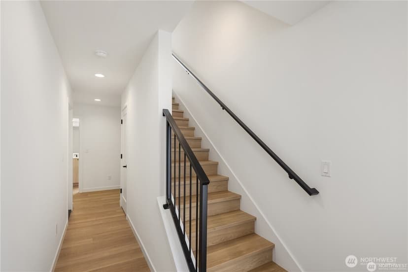 Property photo for 3638 Greenwood Avenue N #B, Seattle photo 10