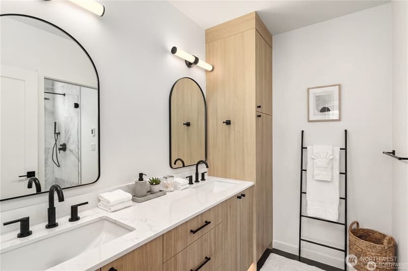 Property photo for 3638 Greenwood Avenue N #B, Seattle photo 7