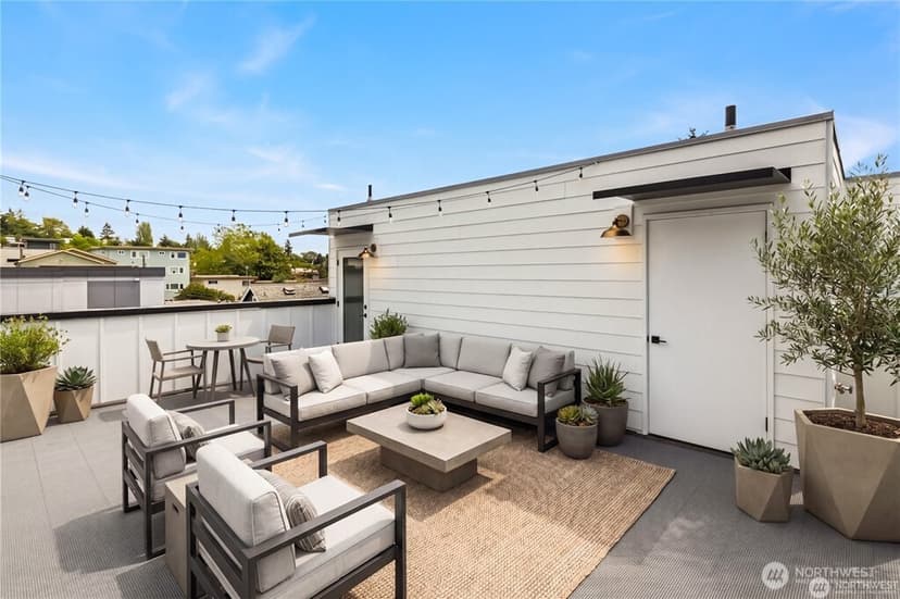 Property photo for 3638 Greenwood Avenue N #B, Seattle photo 9