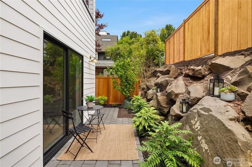 Property photo for 3638 Greenwood Avenue N #B, Seattle photo 8