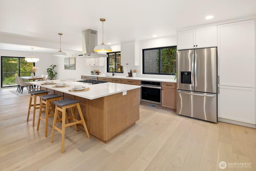 Property photo for 16040 36th Avenue NE, Lake Forest Park photo 11