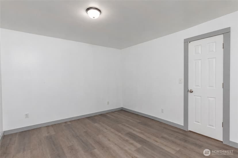 Property photo for 10214 4th Avenue SW #B, Seattle photo 15