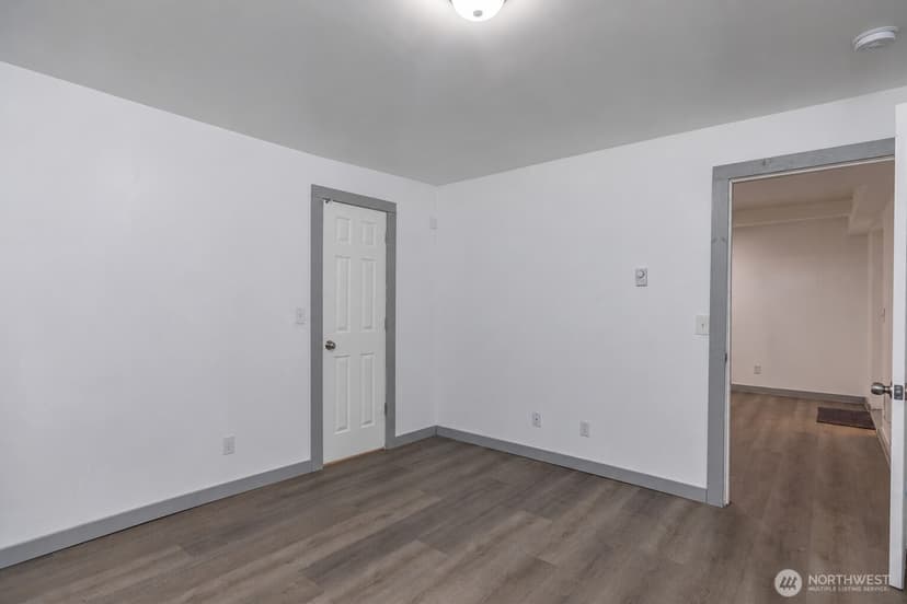 Property photo for 10214 4th Avenue SW #B, Seattle photo 11