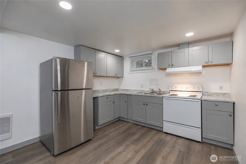 Property photo for 10214 4th Avenue SW #B, Seattle photo 6