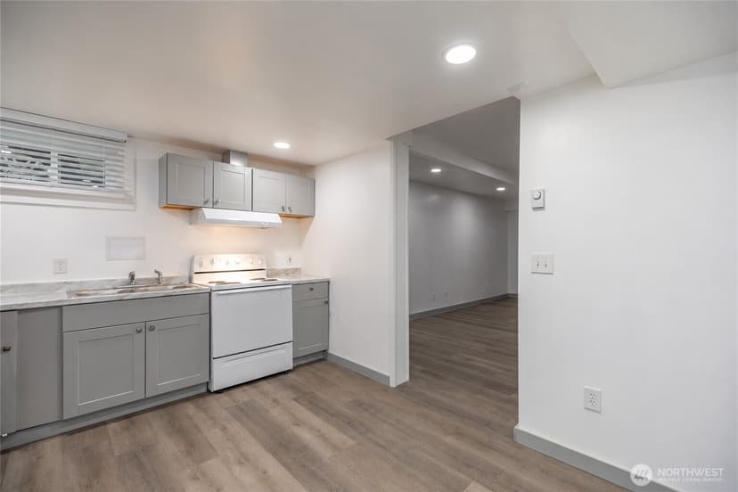Property photo for 10214 4th Avenue SW #B, Seattle photo 8