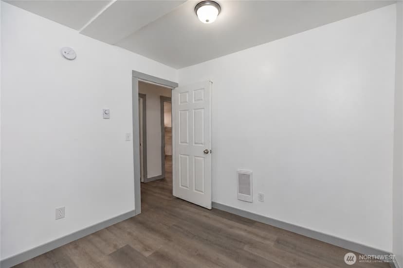 Property photo for 10214 4th Avenue SW #B, Seattle photo 13