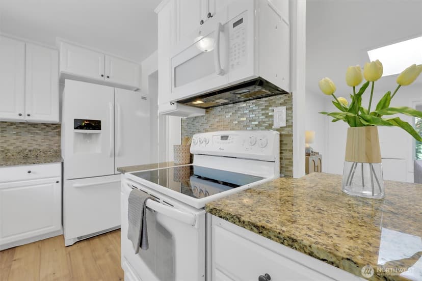 Property photo for 20915 W Richmond Road, Bothell photo 17