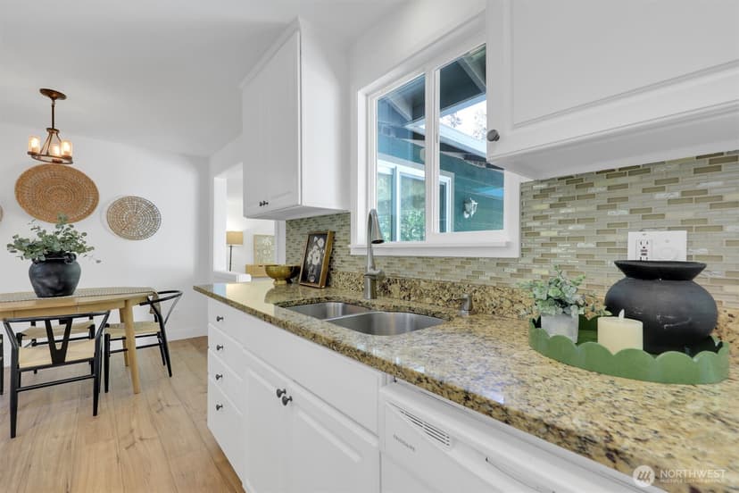 Property photo for 20915 W Richmond Road, Bothell photo 15
