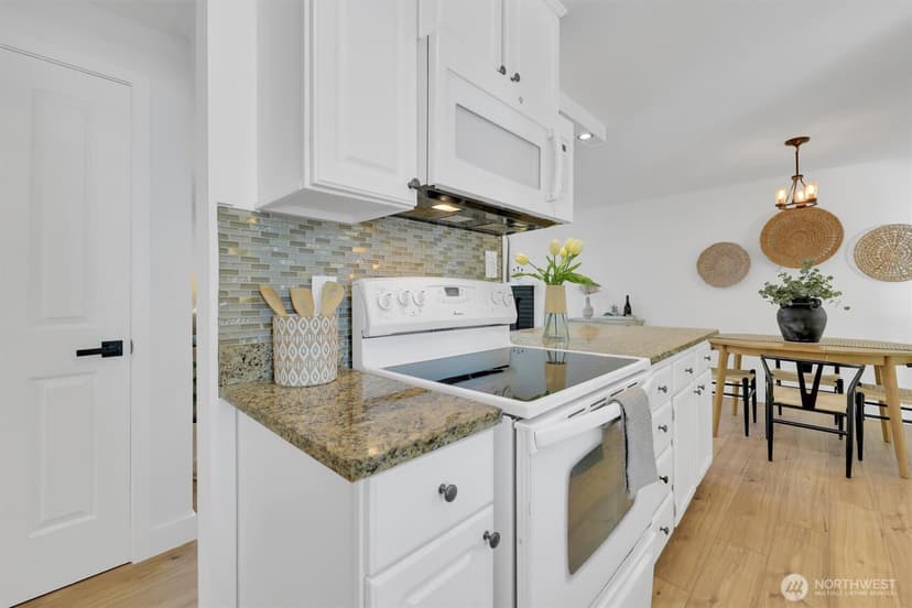 Property photo for 20915 W Richmond Road, Bothell photo 16