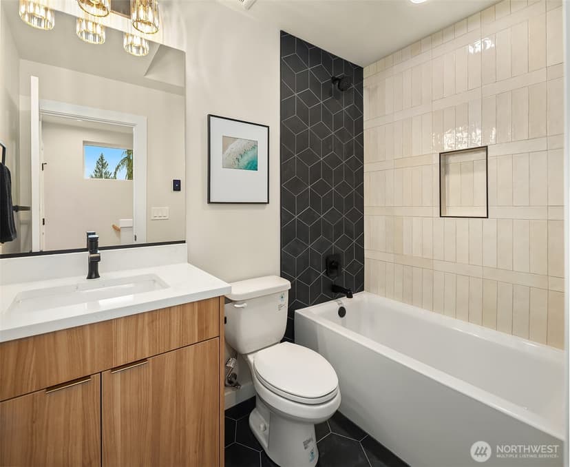 Property photo for 10043 NE 38th Ave, Seattle photo 11