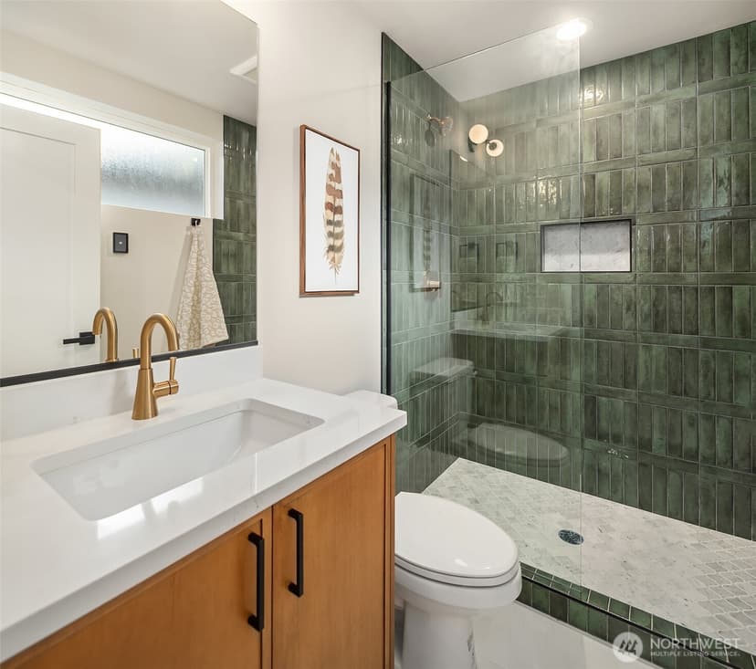 Property photo for 10043 NE 38th Ave, Seattle photo 10