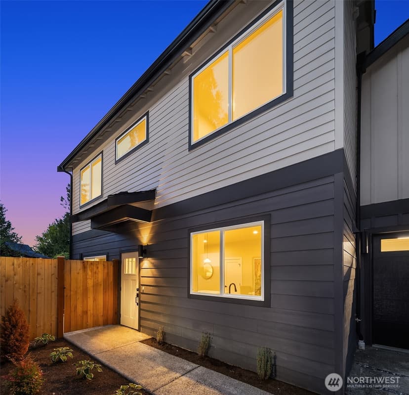 Property photo for 10043 NE 38th Ave, Seattle photo 15