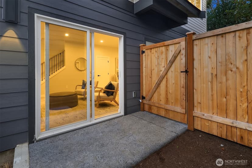 Property photo for 10043 NE 38th Ave, Seattle photo 13