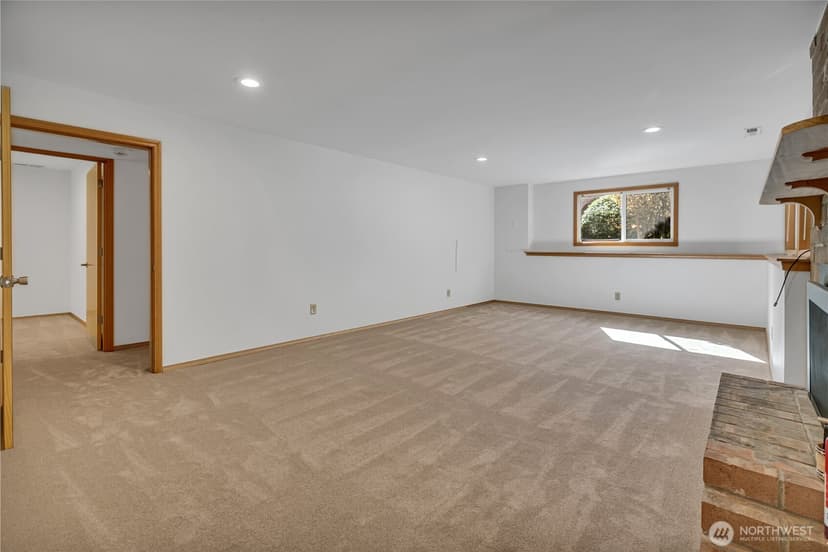 Property photo for 4038 169th Avenue SE, Bellevue photo 24