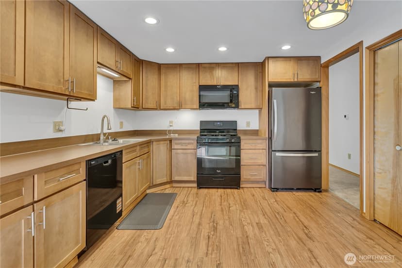 Property photo for 4038 169th Avenue SE, Bellevue photo 13