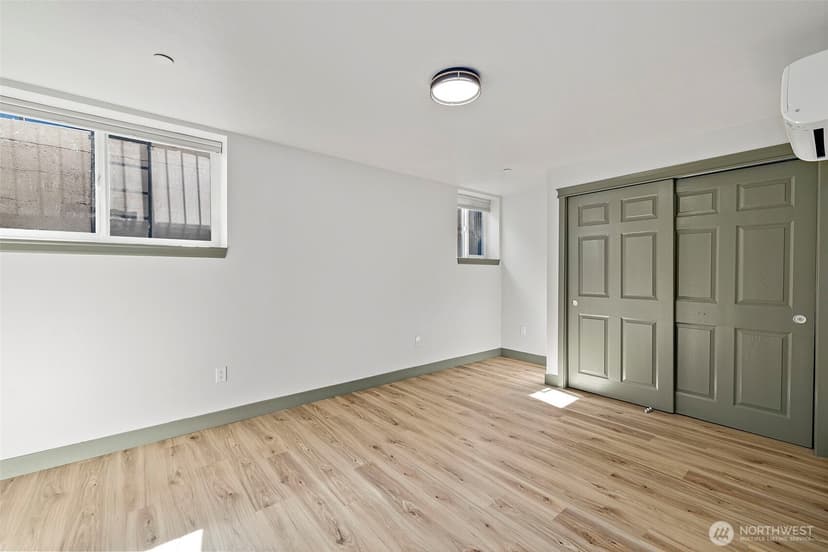Property photo for 1008 E Guiberson Street, Kent photo 25