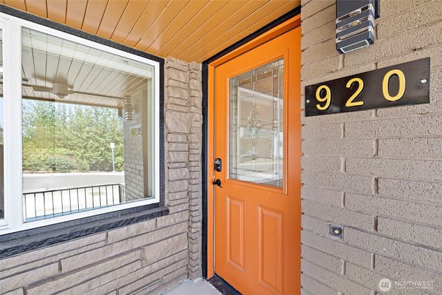 Property photo for 1008 E Guiberson Street, Kent photo 2