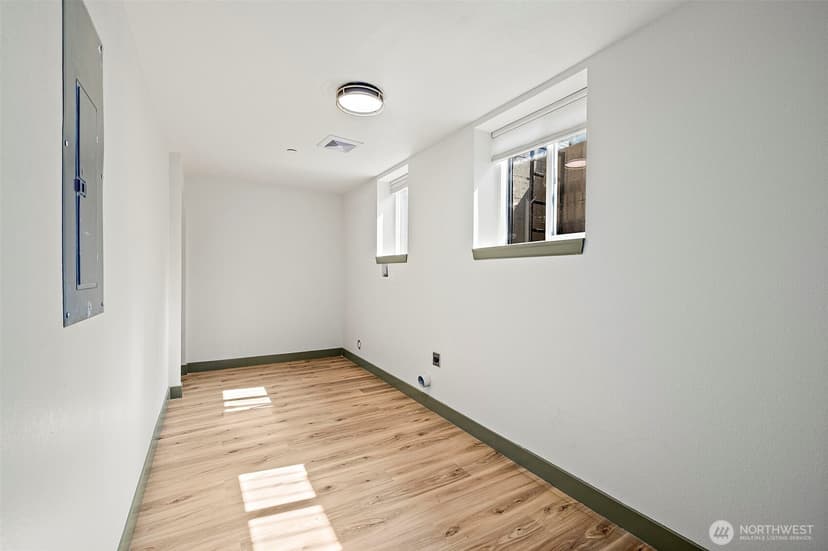 Property photo for 1008 E Guiberson Street, Kent photo 24
