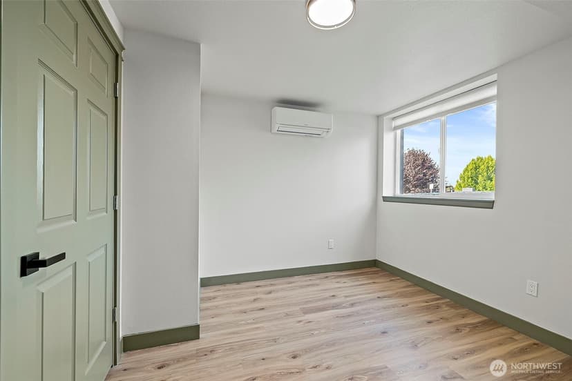 Property photo for 1008 E Guiberson Street, Kent photo 32