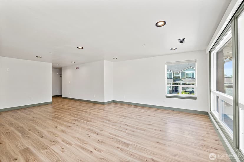 Property photo for 1008 E Guiberson Street, Kent photo 4