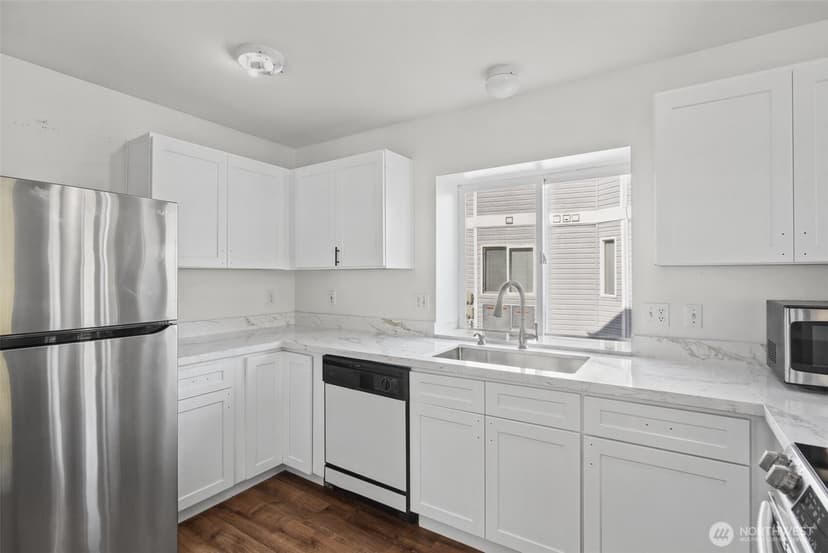 Property photo for 12432 SE 272nd Place #B101, Kent photo 10