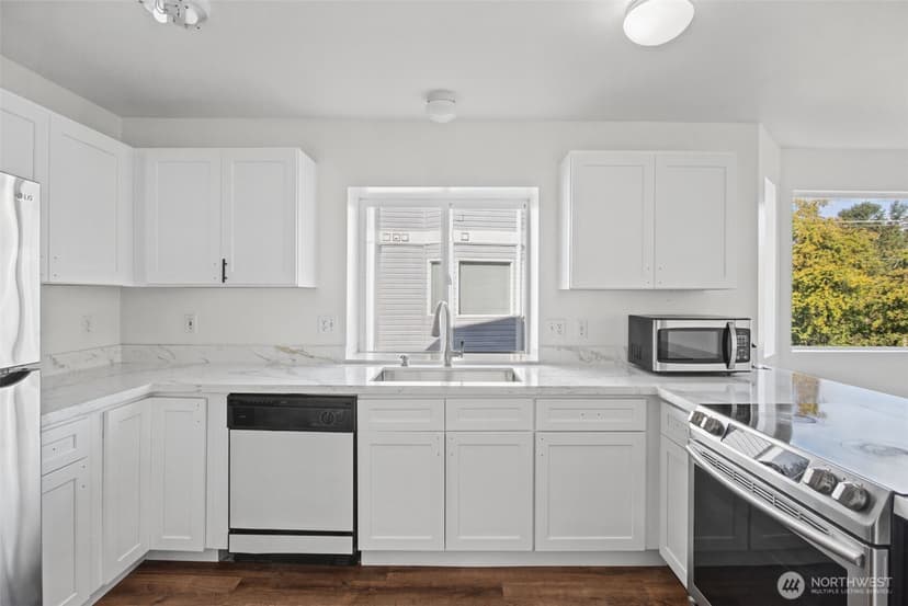Property photo for 12432 SE 272nd Place #B101, Kent photo 9