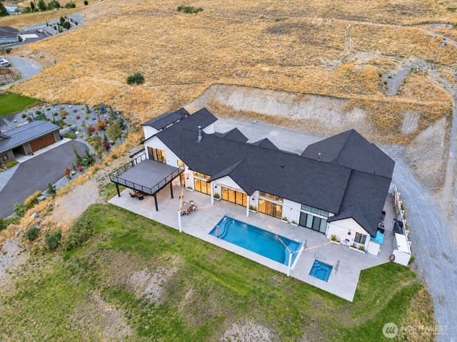 Property photo for 4795 Chelan Boulevard, Manson photo 5