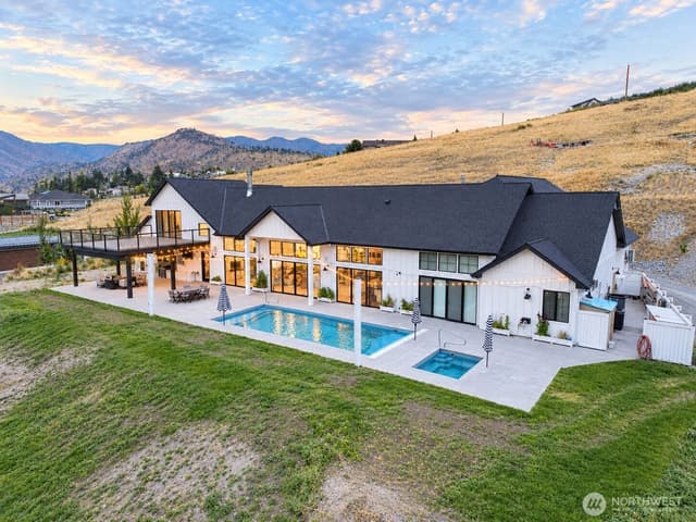Property photo for 4795 Chelan Boulevard, Manson photo 2