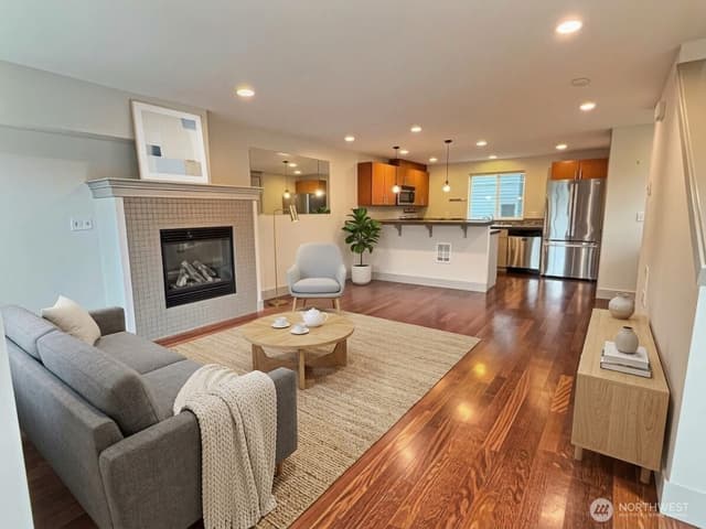 Property photo for 13551 35th Avenue NE, Seattle photo 3