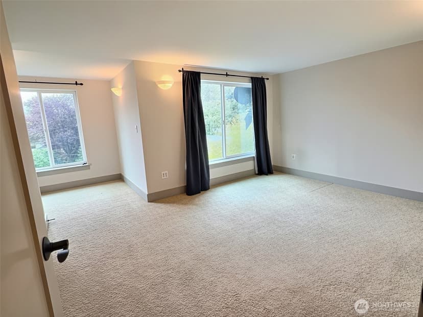 Property photo for 13551 35th Avenue NE, Seattle photo 16