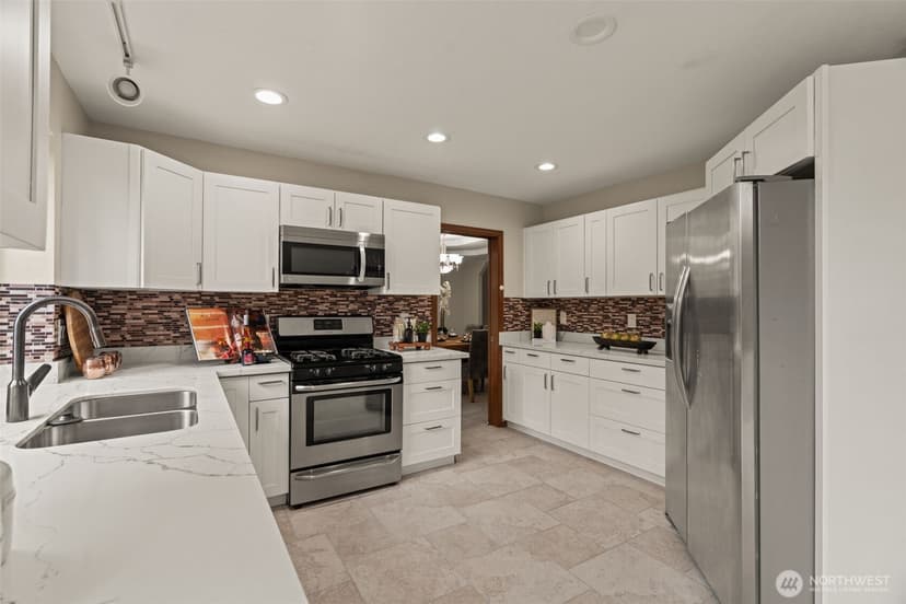 Property photo for 18325 214th Ave NE, Woodinville photo 9