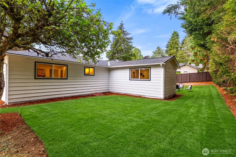 Property photo for 31446 28 Place SW, Federal Way photo 36