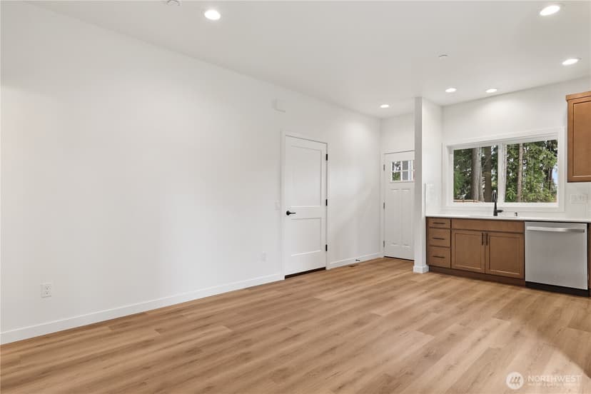 Property photo for 7018 Wetmore Avenue #B, Everett photo 2