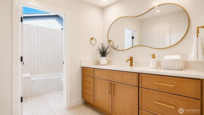 Property photo for 9215 22nd Avenue SW, Seattle photo 14