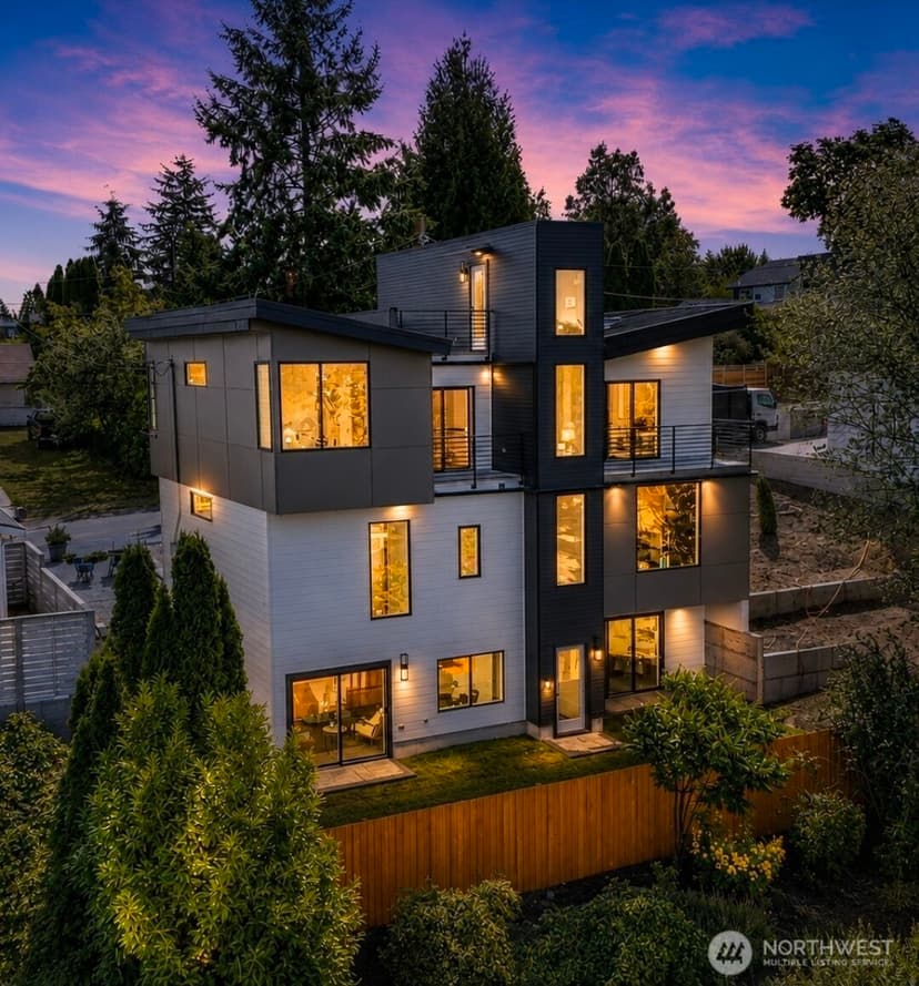 Property photo for 9215 22nd Avenue SW, Seattle photo 3