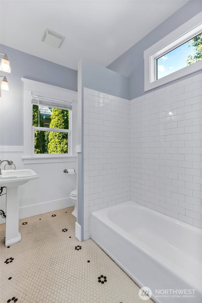 Property photo for 256 NE 50th Street, Seattle photo 23