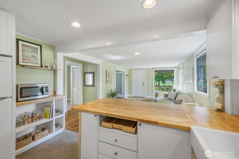 Property photo for 11017 31st Avenue NE, Seattle photo 10