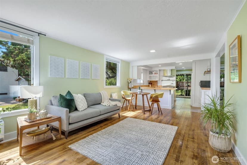 Property photo for 11017 31st Avenue NE, Seattle photo 6
